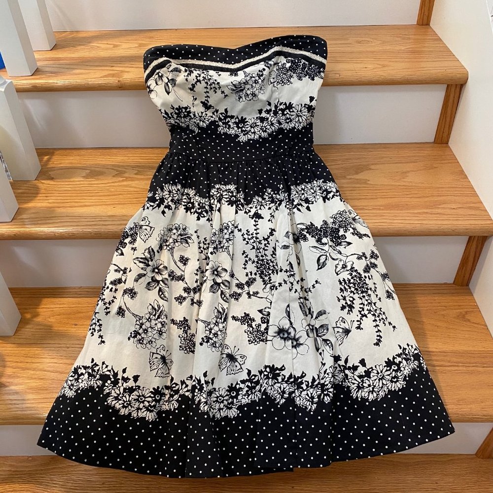 Strapless floral dress with netting